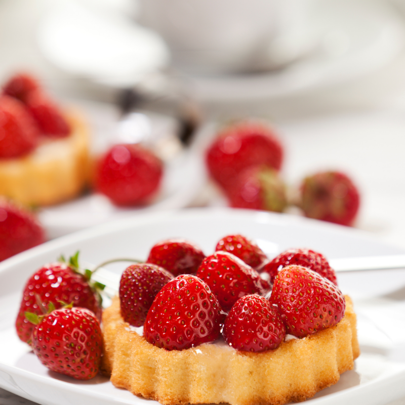 Ma Première tartelette aux fraises Sablé breton / Crème pâtissière / Fraises - nappage confiture de fraise.