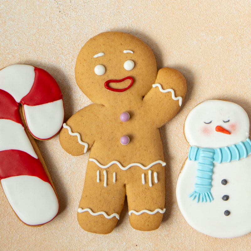Nos P'tits ateliers de de Noël – Sablés Bonshommes en pain d'épices